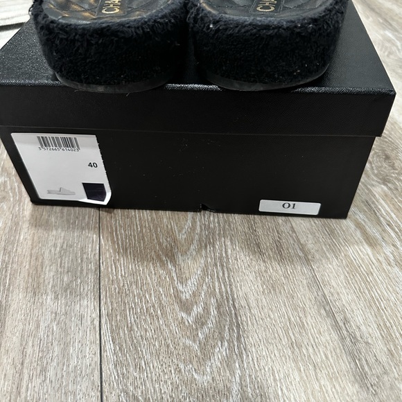 Pre owned good condition Chanel black terry cloth slides size 40 - Picture 4 of 6